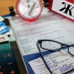 Уважаемые жители! УК «Экосистема сервис» приглашает Вас в воскресенье 22 июня 2025 года в 12 часов дня принять участие в культурно-развлекательном мероприятии «Легенды нашего двора», которое пройдет на детской площадке дома 7 по ул. Кедровой, мкр. Живем, п. Солонцы.
